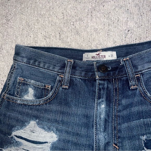 Hollister Shorts 🌊 - Picture 2 of 3